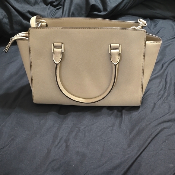 Michael Kors purse - Picture 4 of 5